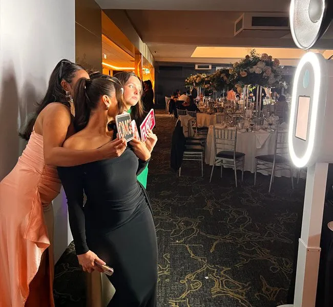 Capture the Magic: Halo360 Photo Booth Sylvania Waters